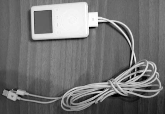 Connecting the USB/FireWire splitter cable to your iPod