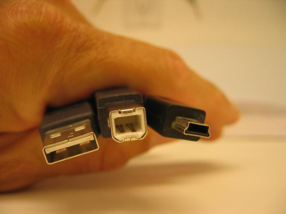 USB plugs and ports come in three main sizes. Digital cameras and MP3 players often use the smallest size called Mini-Series A/B (right). On the other end of the cable, the plug you connect to your computer is usually the rectangular Series A (left). Some devices may use the fatter, six-sided size called Series B (middle).