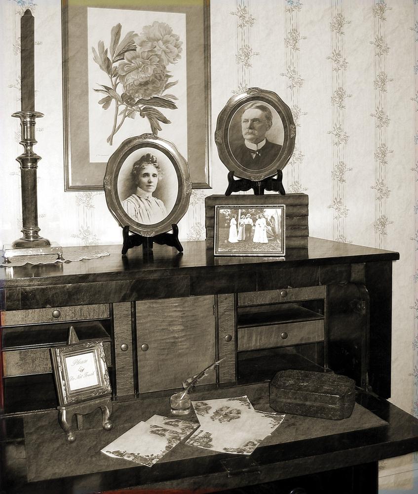 The Effects palette's Photo Effects section lets you age a photo by applying an antique look to it, as shown in this color photo which has the Vintage Photo effect applied.