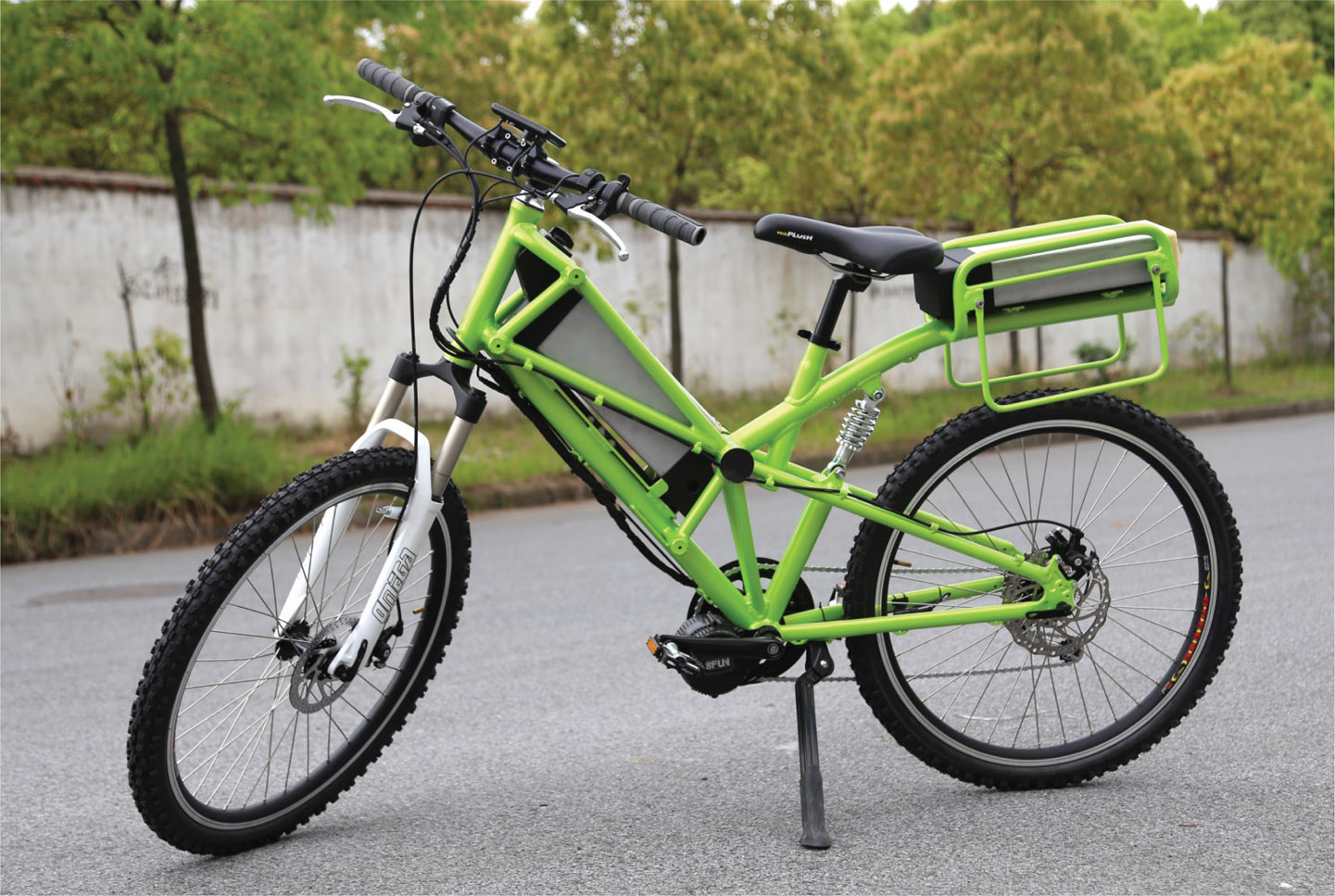 5.1 The ZEDbike can run for 50 to 70 km on one battery.