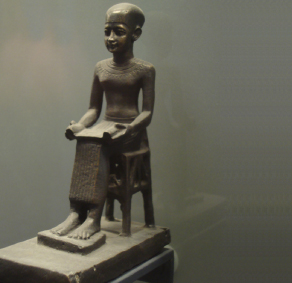 Photo of a seated figure of Imhotep.