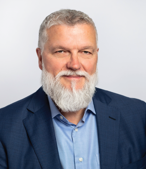 Photograph of Michael Lennington.