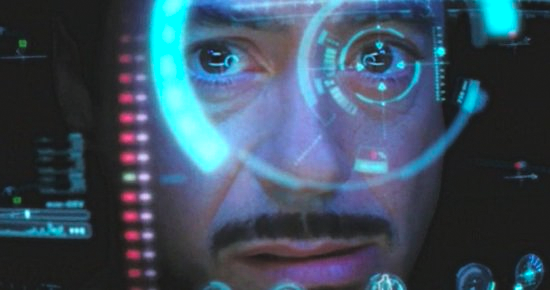 2013年のパラマウント映画『アイアンマン3』。製作はマーベル・スタジオ（<a href="http://www.geek.com/mobile/wearable-computing-is-back-google-reportedly-making-hud-glasses-1465399/" class="link">http://www.geek.com/mobile/wearable-computing-is-back-google-reportedly-making-hud-glasses-1465399/</a>より）