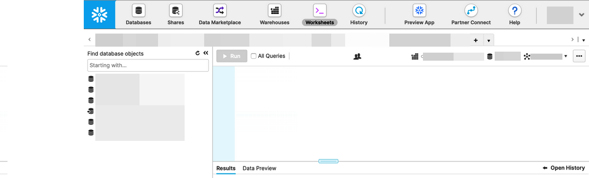The image shows the layout of the legacy Snowflake Classic UI, featuring database navigation and worksheet functions.