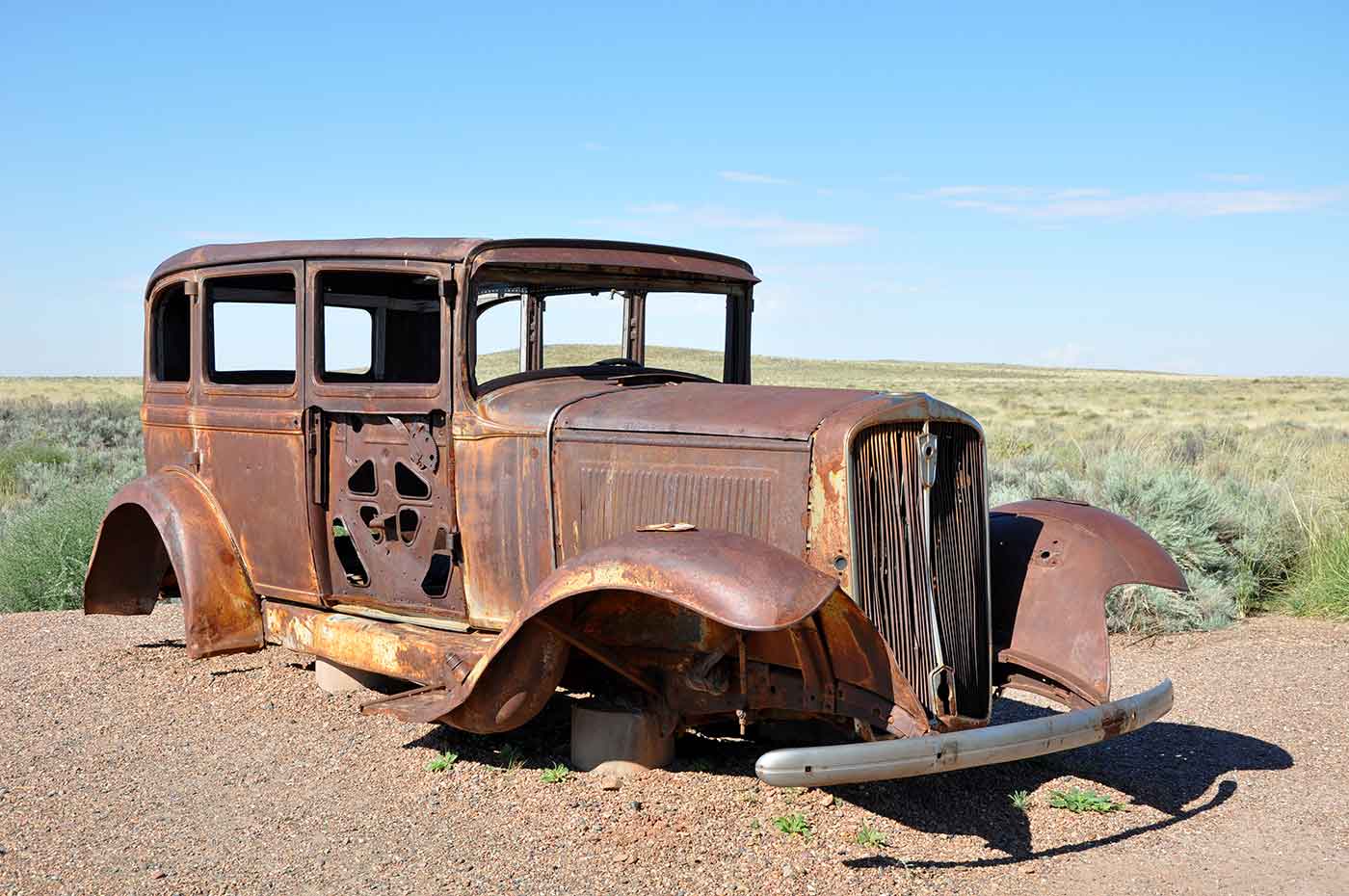 Rusted car
