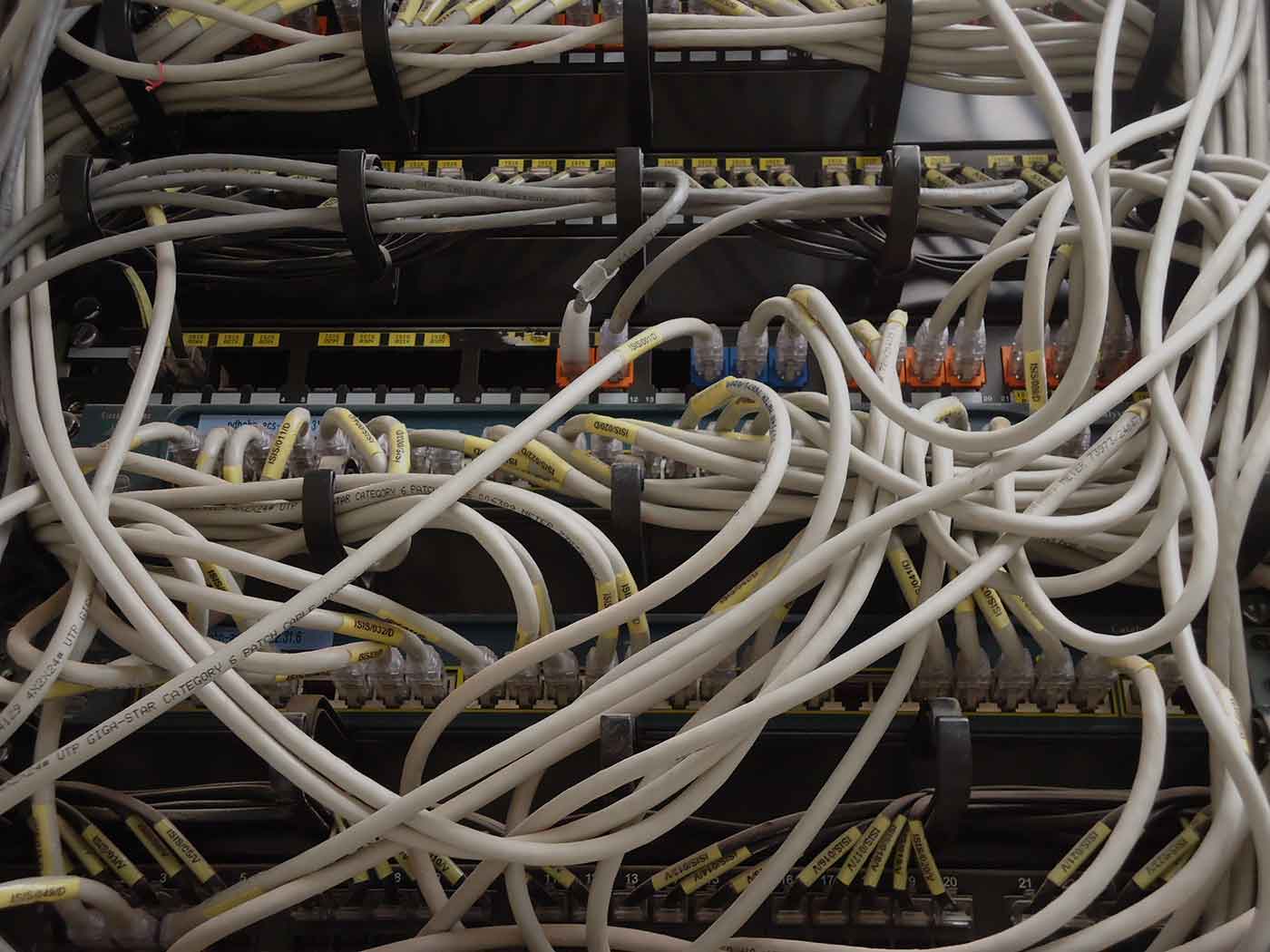 Spaghetti cables